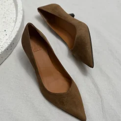 Billi Bi pump - A9450 arabica babysilk suede
