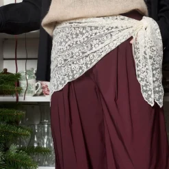 Black Colour tørklæde - Farianna Triangle Lace off white