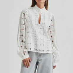 Second Female bluse - Milina coconut milk