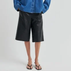 Second Female shorts - Letho Leather Long black